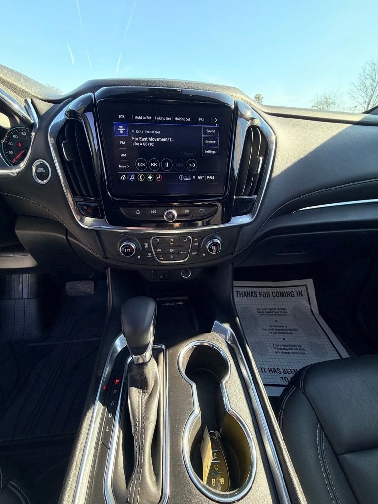 2023 Chevrolet Traverse LT Leather