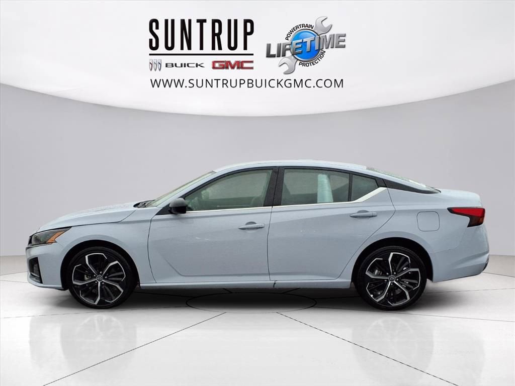 2025 Nissan Altima SR