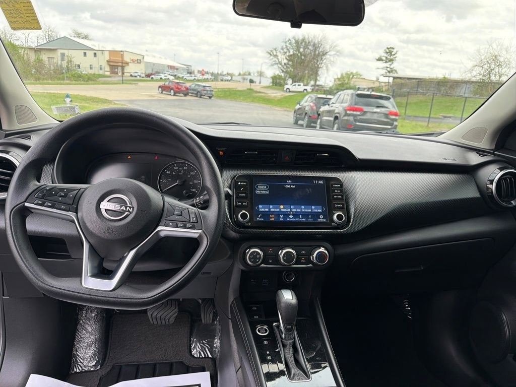 2023 Nissan Kicks SV