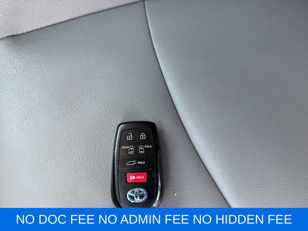 2025 Toyota Sienna XLE
