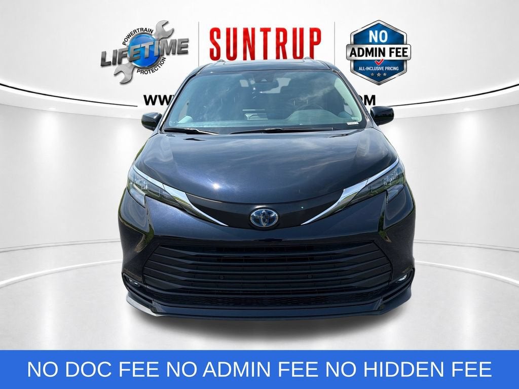 2025 Toyota Sienna XLE