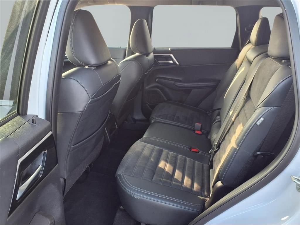 2024 Mitsubishi Outlander SE