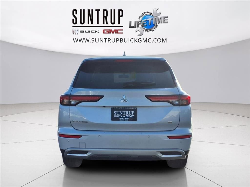 2024 Mitsubishi Outlander SE
