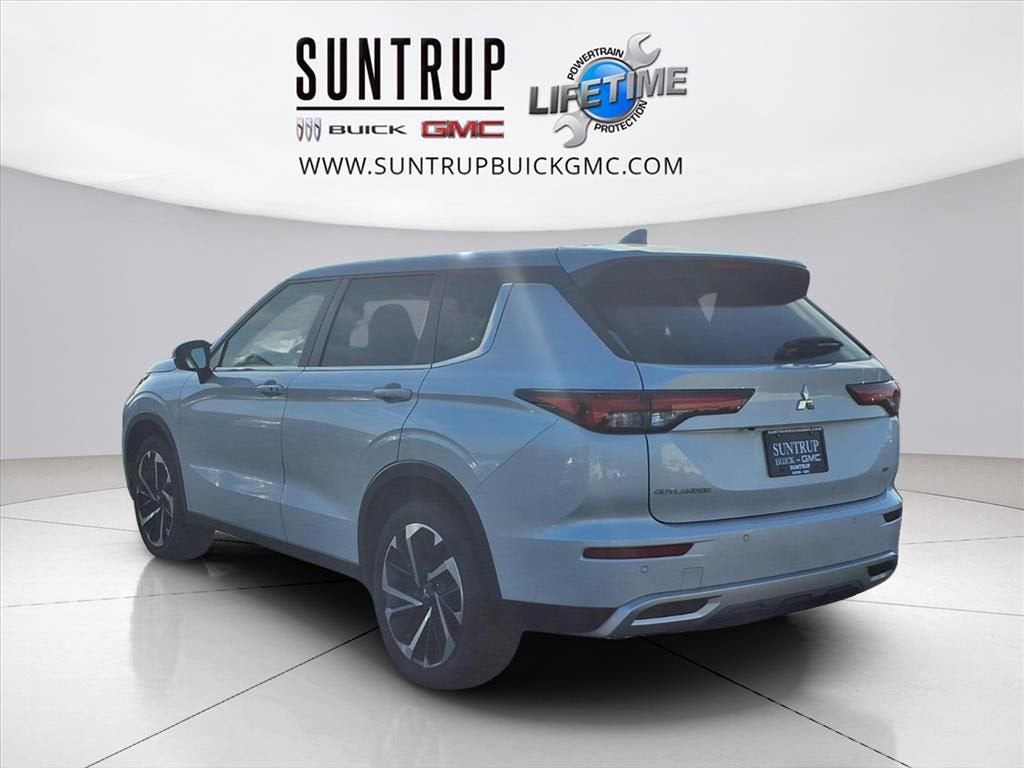 2024 Mitsubishi Outlander SE