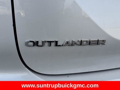 2024 Mitsubishi Outlander SE