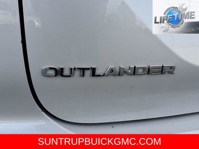 2024 Mitsubishi Outlander SE