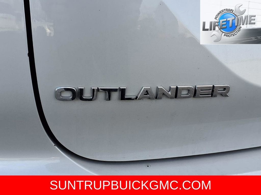 2024 Mitsubishi Outlander SE