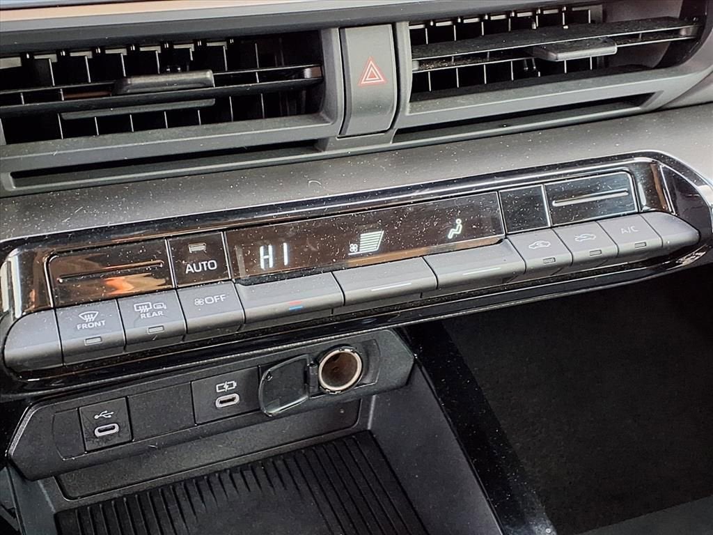 2025 Toyota Prius LE