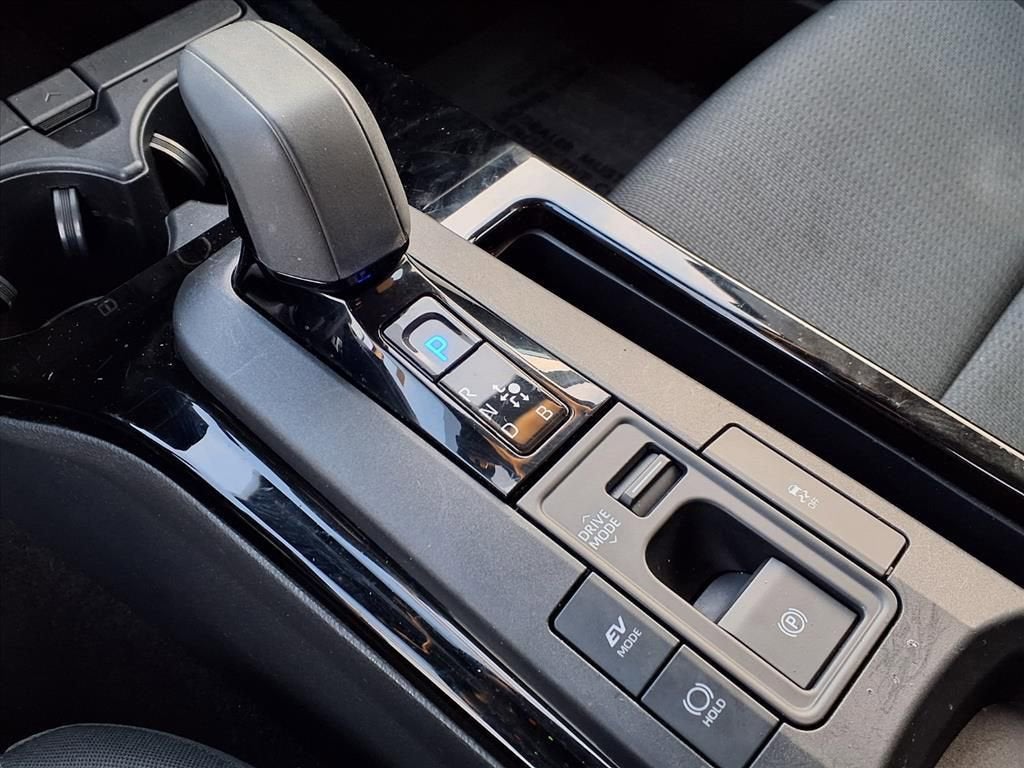 2025 Toyota Prius LE