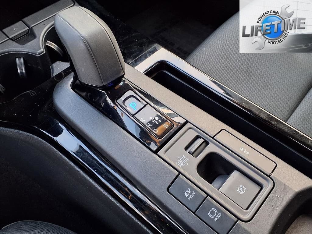 2025 Toyota Prius LE