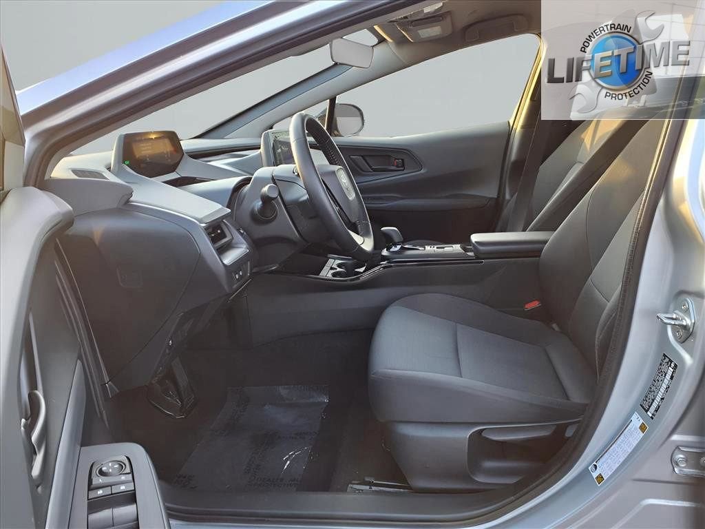 2025 Toyota Prius LE