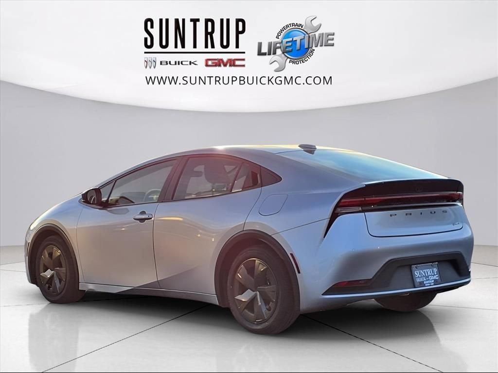 2025 Toyota Prius LE