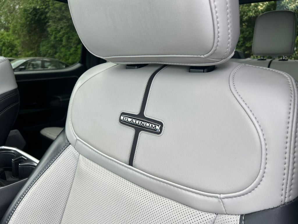 2025 Ford F-150 Lightning Platinum