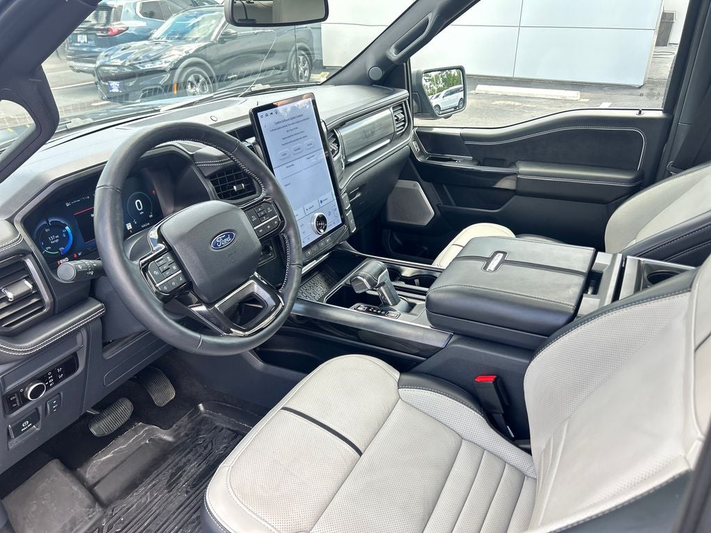 2025 Ford F-150 Lightning Platinum