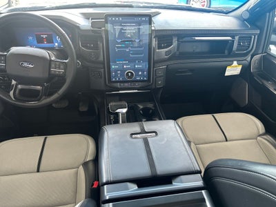2025 Ford F-150 Lightning Platinum