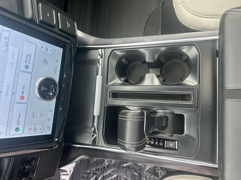 2025 Ford F-150 Lightning Platinum