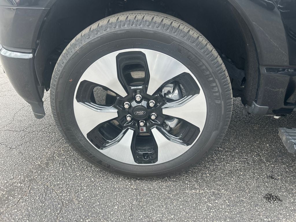2025 Ford F-150 Lightning Platinum