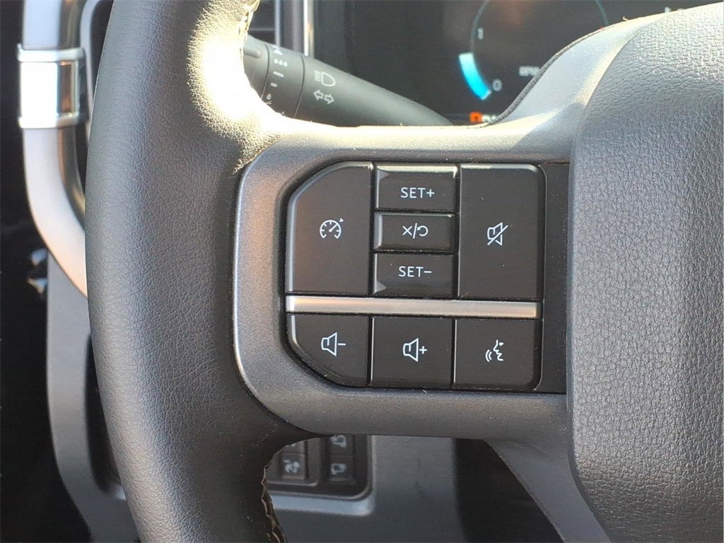 2025 Ford F-350SD Lariat DRW