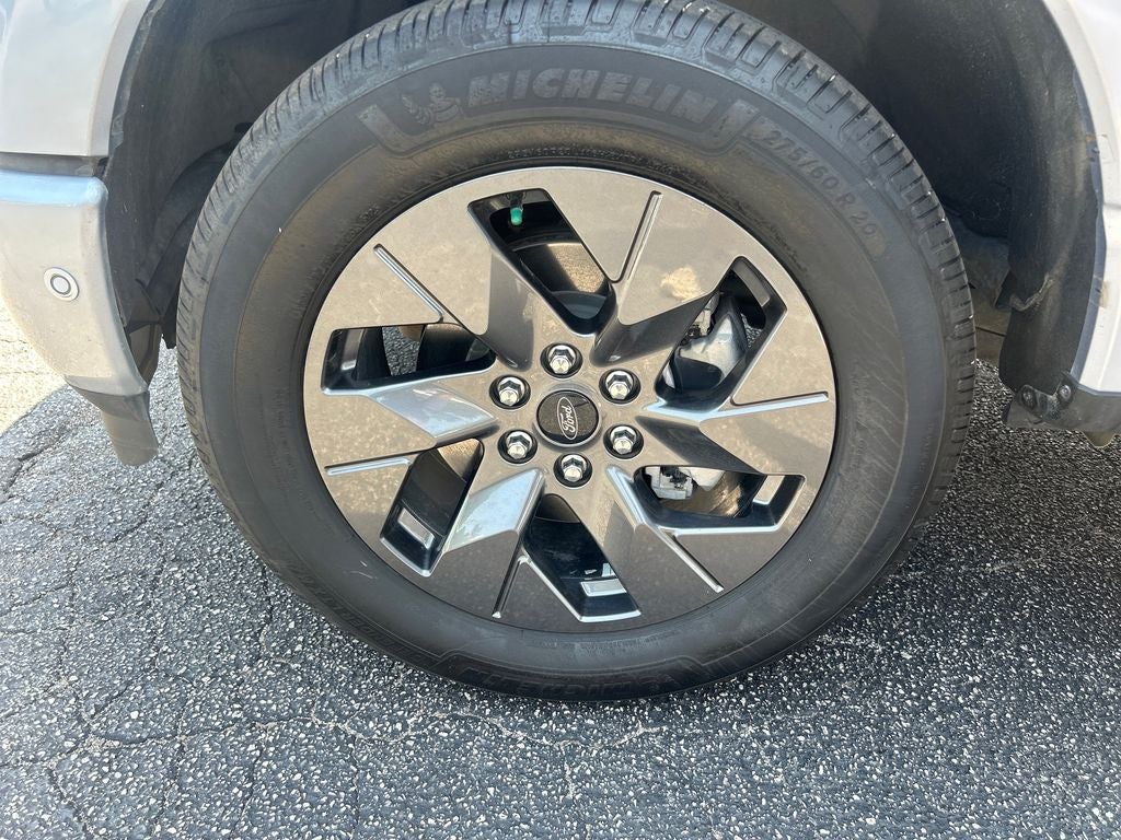 2022 Ford F-150 Lightning Lariat