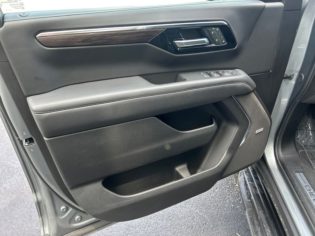 2025 Chevrolet Suburban Premier