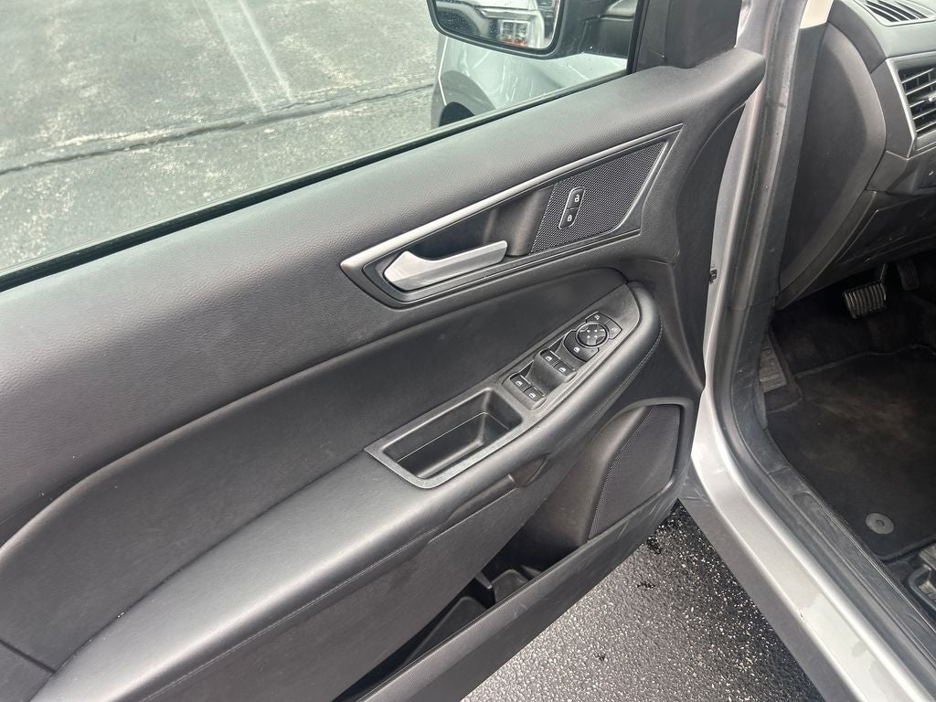 2020 Ford Edge SE