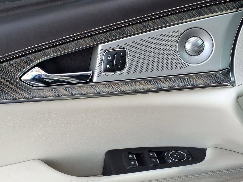 2019 Lincoln Nautilus Black Label