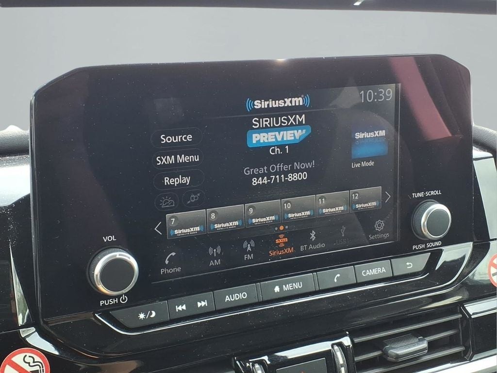 2025 Nissan Pathfinder SV