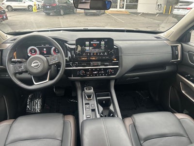 2025 Nissan Pathfinder Platinum