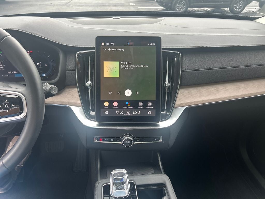 2025 Volvo XC90 B5 Plus 2025.5