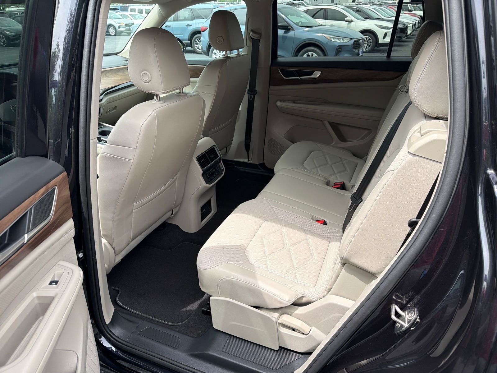 2024 Volkswagen Atlas 2.0T SE