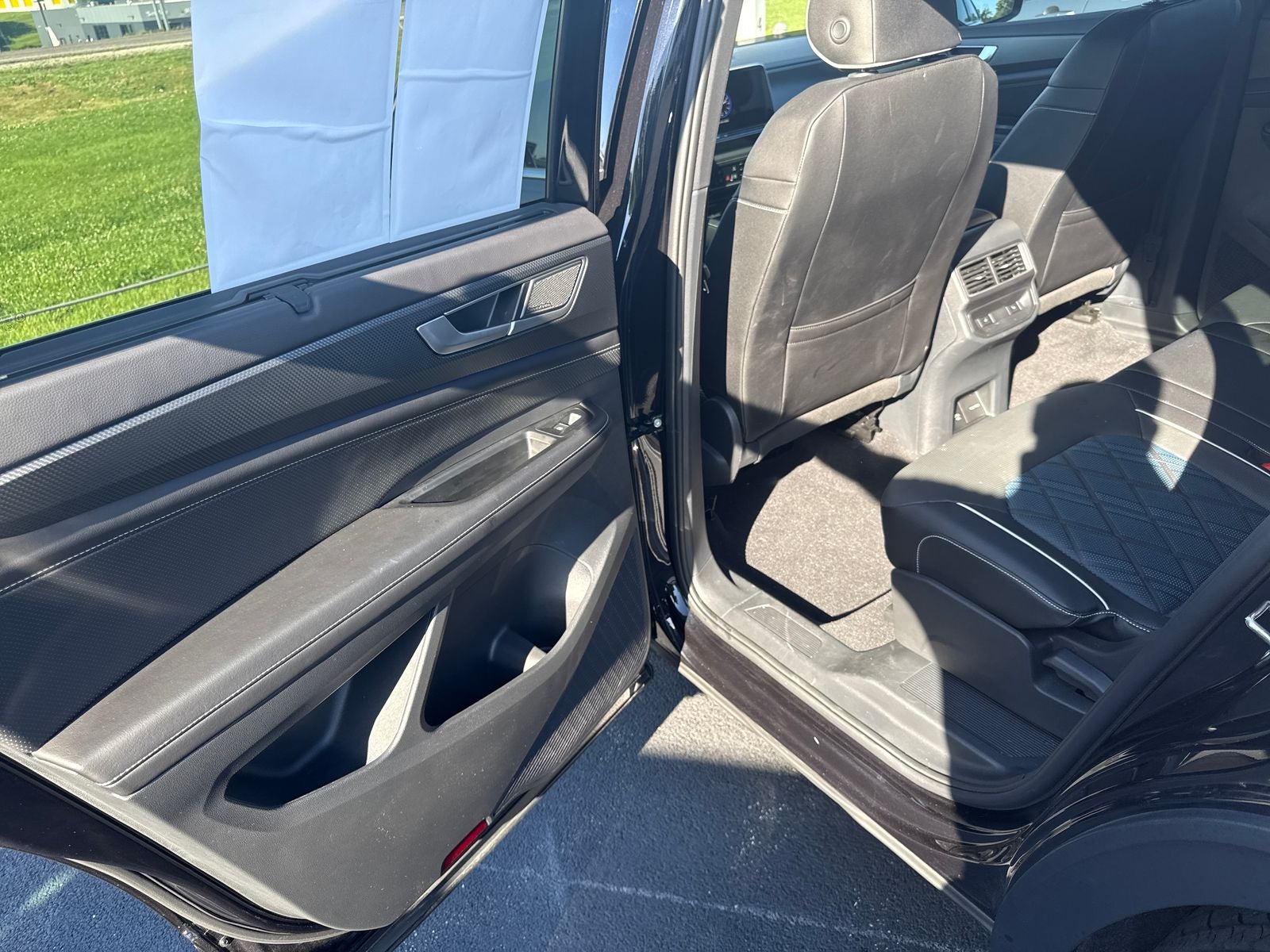 2025 Volkswagen Atlas Cross Sport 2.0T SEL Premium R-Line