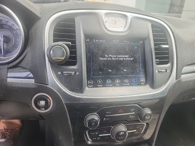 2018 Chrysler 300 Touring