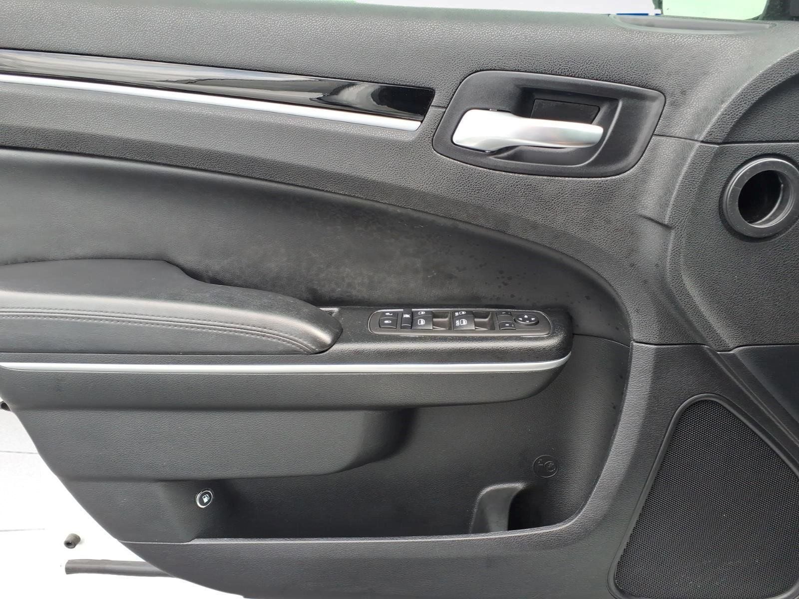 2023 Chrysler 300 Touring