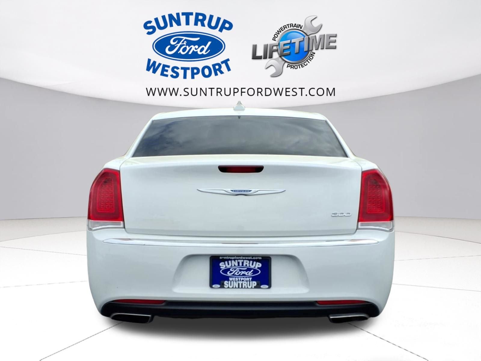 2023 Chrysler 300 Touring