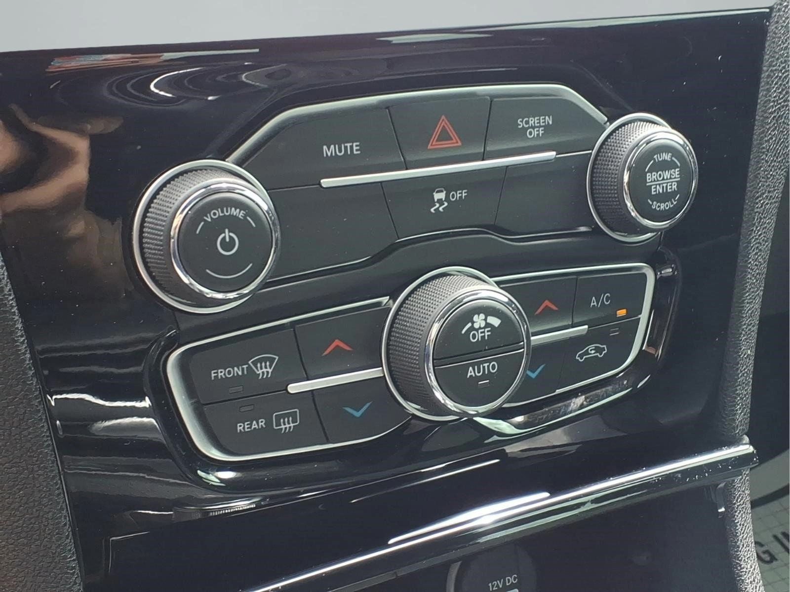 2023 Chrysler 300 Touring