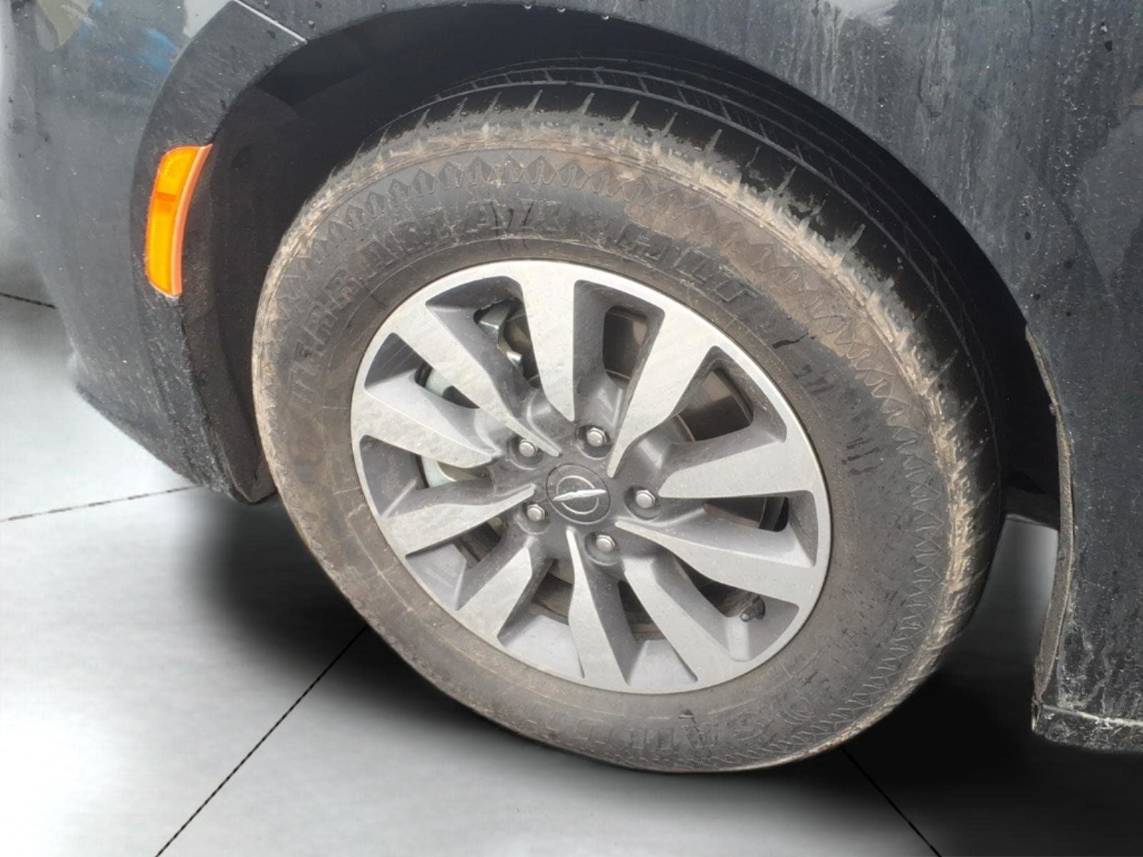 2024 Chrysler Pacifica Hybrid Select