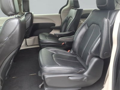 2024 Chrysler Pacifica Hybrid Select