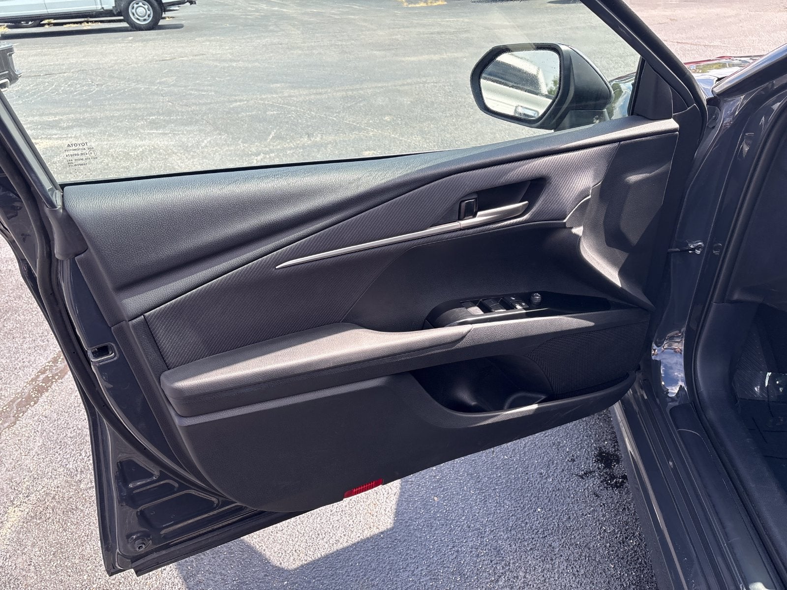 2025 Toyota Camry SE Hybrid