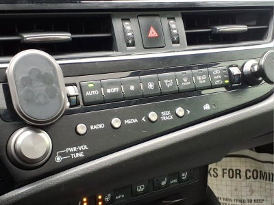 2022 Lexus ES 300h Luxury