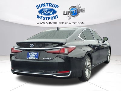 2022 Lexus ES 300h Luxury