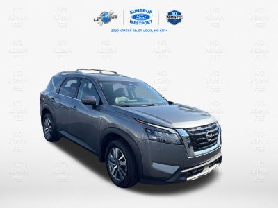 2025 Nissan Pathfinder SL