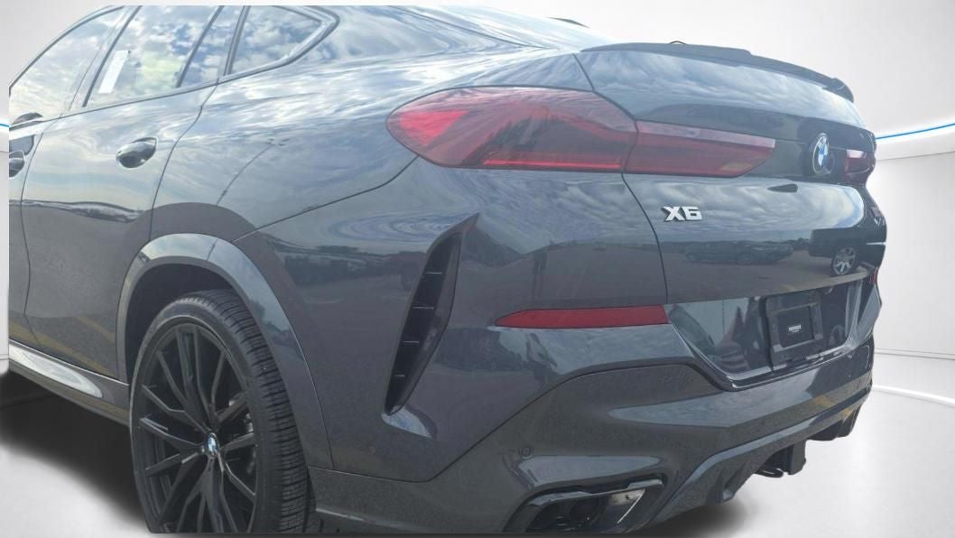2021 BMW X6 M50i