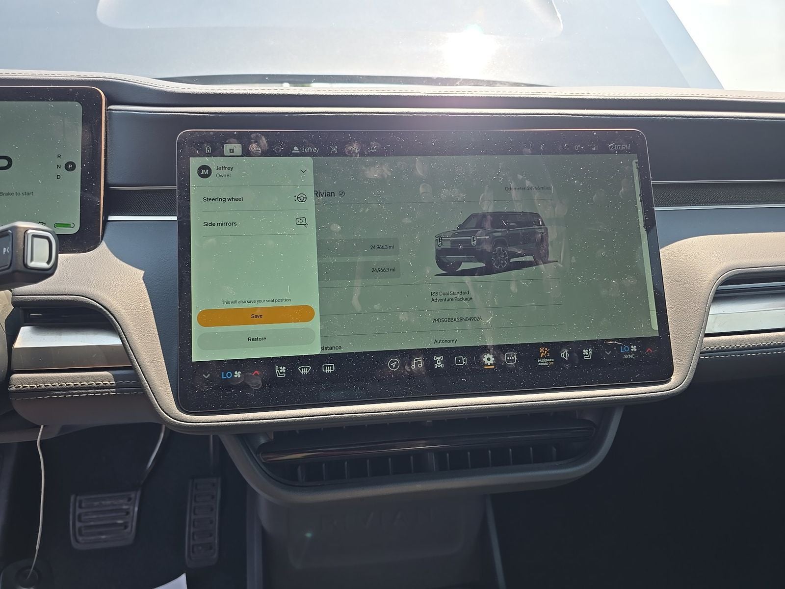 2025 Rivian R1S Adventure Dual Motor Standard Pack