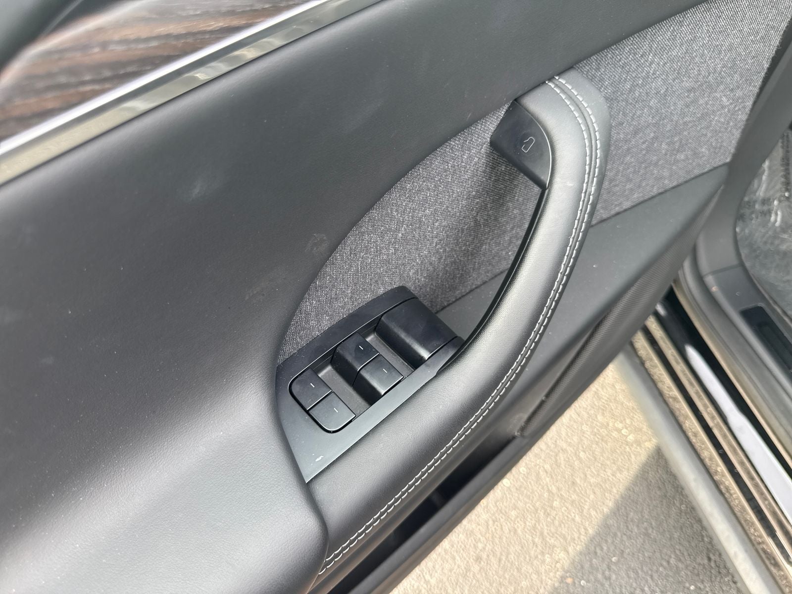 2022 Tesla Model X Base