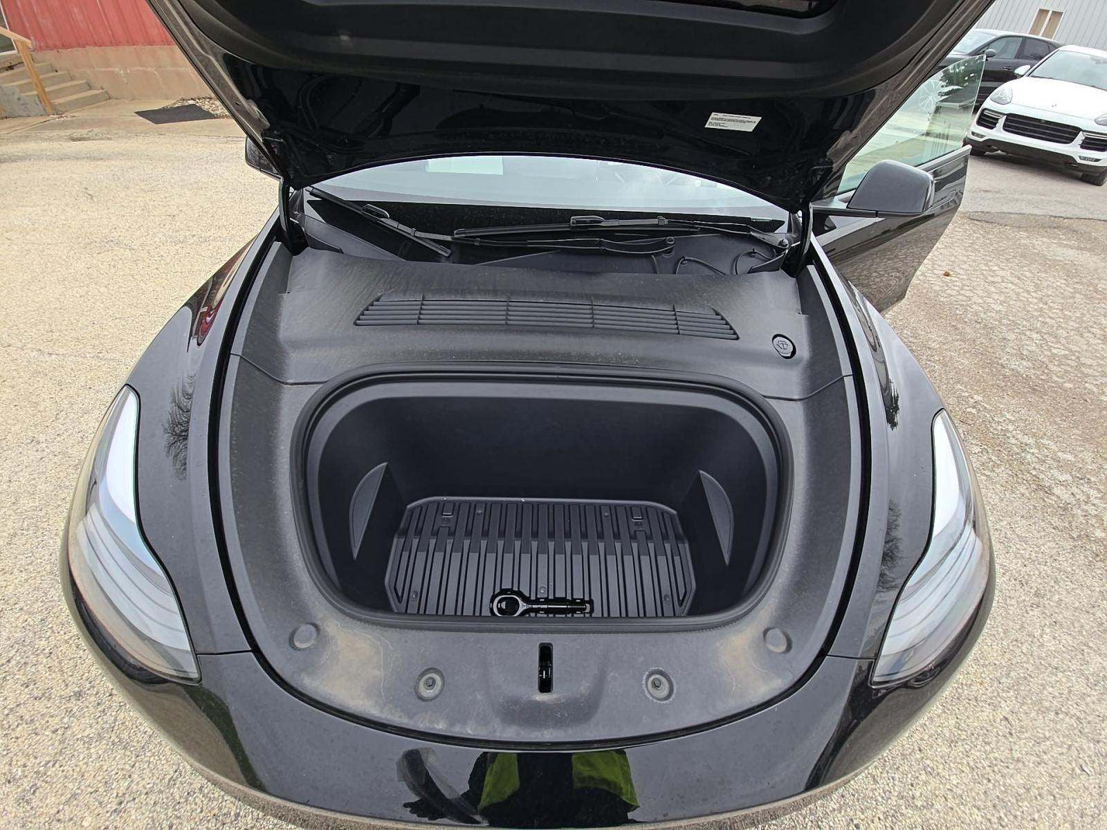 2024 Tesla Model Y Performance