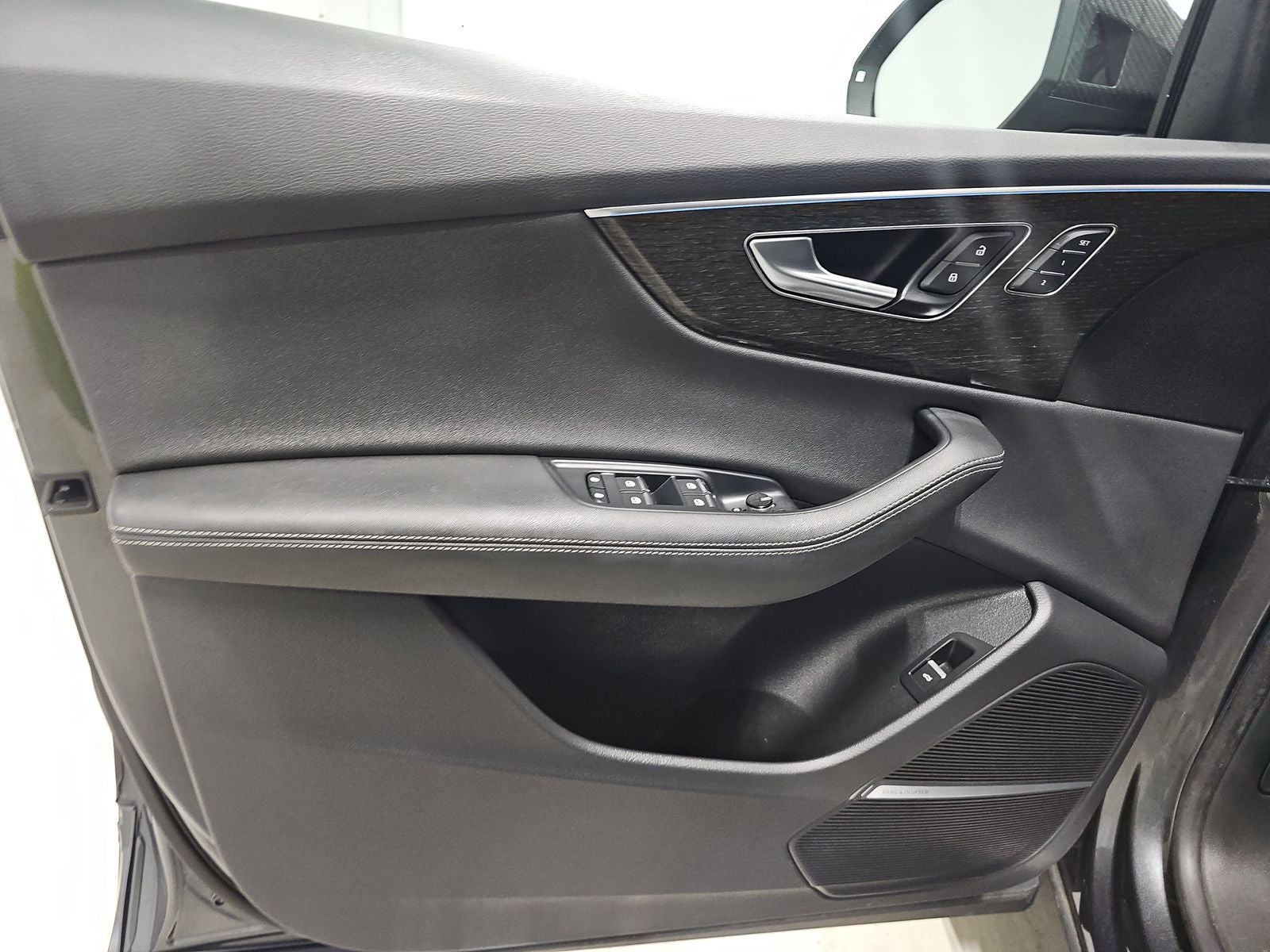 2023 Audi Q8 55 Premium Plus quattro