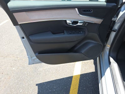 2025 Volvo XC90 B5 Plus 2025.5
