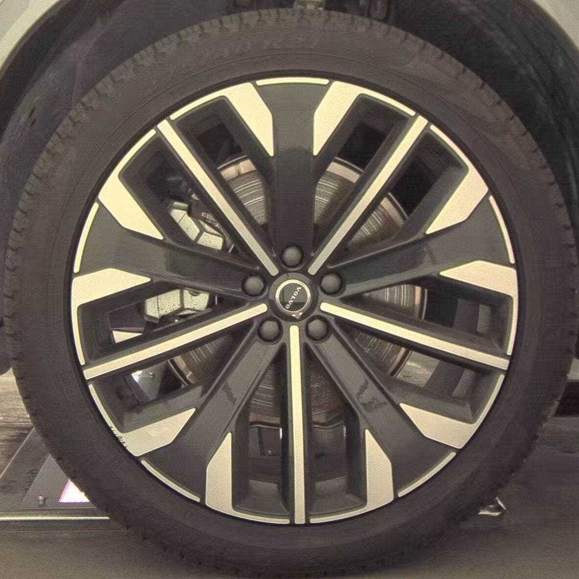 2025 Volvo XC90 B5 Plus 2025.5